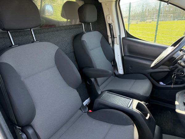 Peugeot Partner II (3) 1.6 BLUEHDI 100 S&amp;S STANDARD PREMIUM ETG6