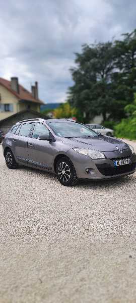 Renault Megane III ESTATE 1.5 DCI 110 FAP CARMINAT TOMTOM