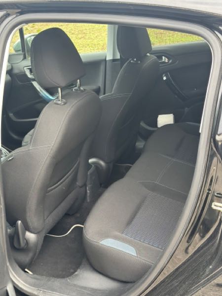 Peugeot 208 (2) 1.2 PURETECH 82 ALLURE 5P