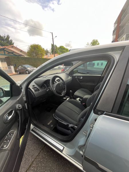 Renault Megane II (2) 1.6 16V 115 DYNAMIQUE 5P