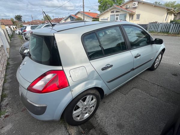 Renault Megane II (2) 1.6 16V 115 DYNAMIQUE 5P