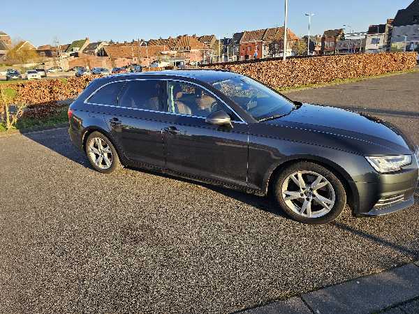 Audi A4 V AVANT 2.0 TDI 150 S LINE