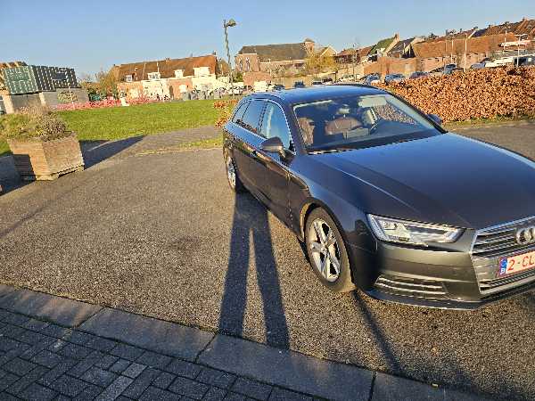 Audi A4 V AVANT 2.0 TDI 150 S LINE