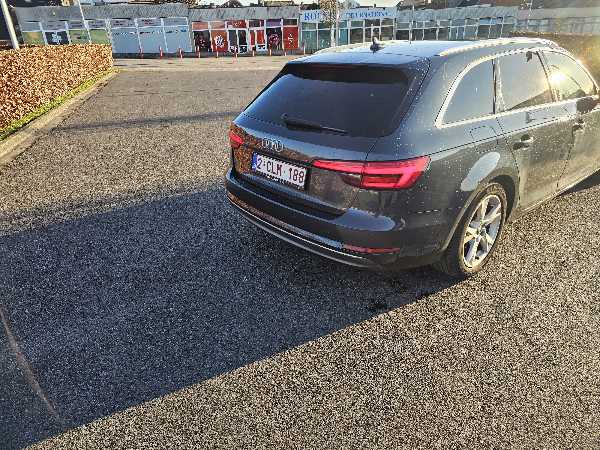 Audi A4 V AVANT 2.0 TDI 150 S LINE