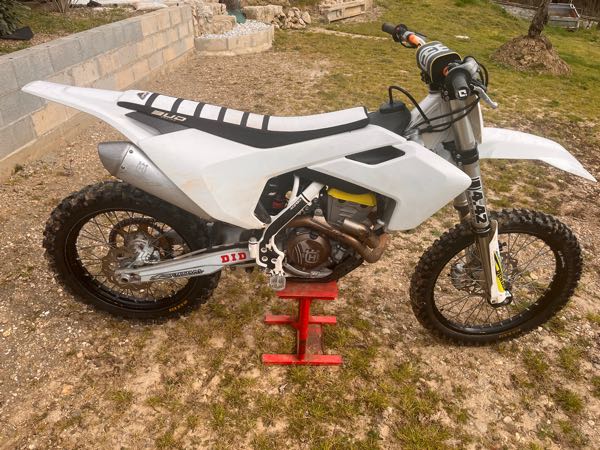 HUSQVARNA FC