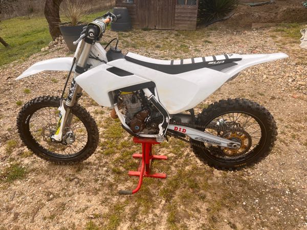 HUSQVARNA FC