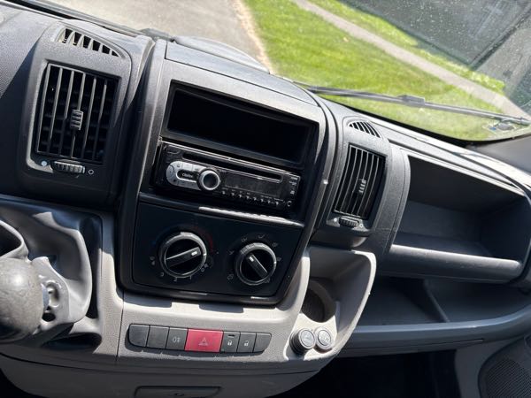 Peugeot Boxer II CHASSIS SIMPLE CABINE CONFORT SR 333 L2 2.2 HDI 120