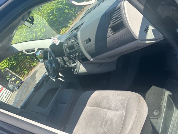 Volkswagen T5 VOLKSWAGEN TRANSPORTEUR 2.0Tdi 8950€ Tvac 3 place Airco