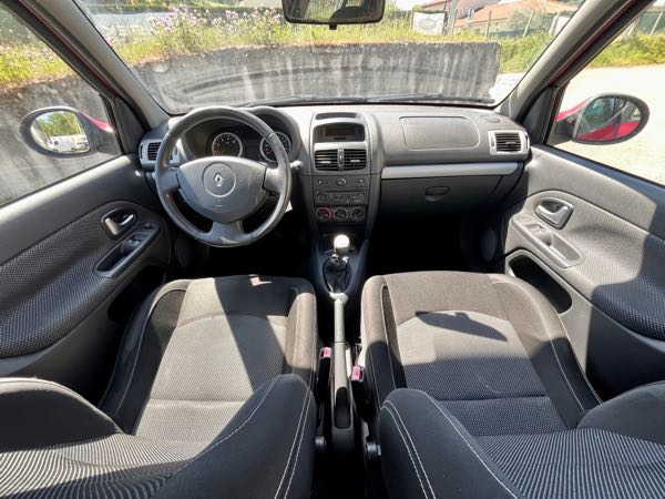 Renault Clio II (3) CAMPUS 1.2 60 .COM 5P