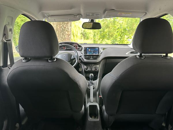 Peugeot 208 (2) 1.2 PURETECH 82 SIGNATURE 5P