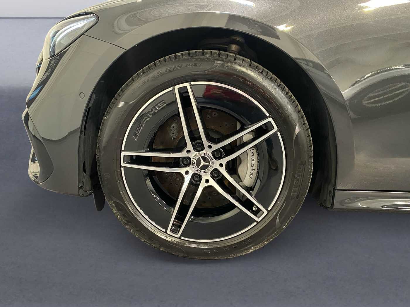 Mercedes-Benz E 300  de 4MATIC AMG Line