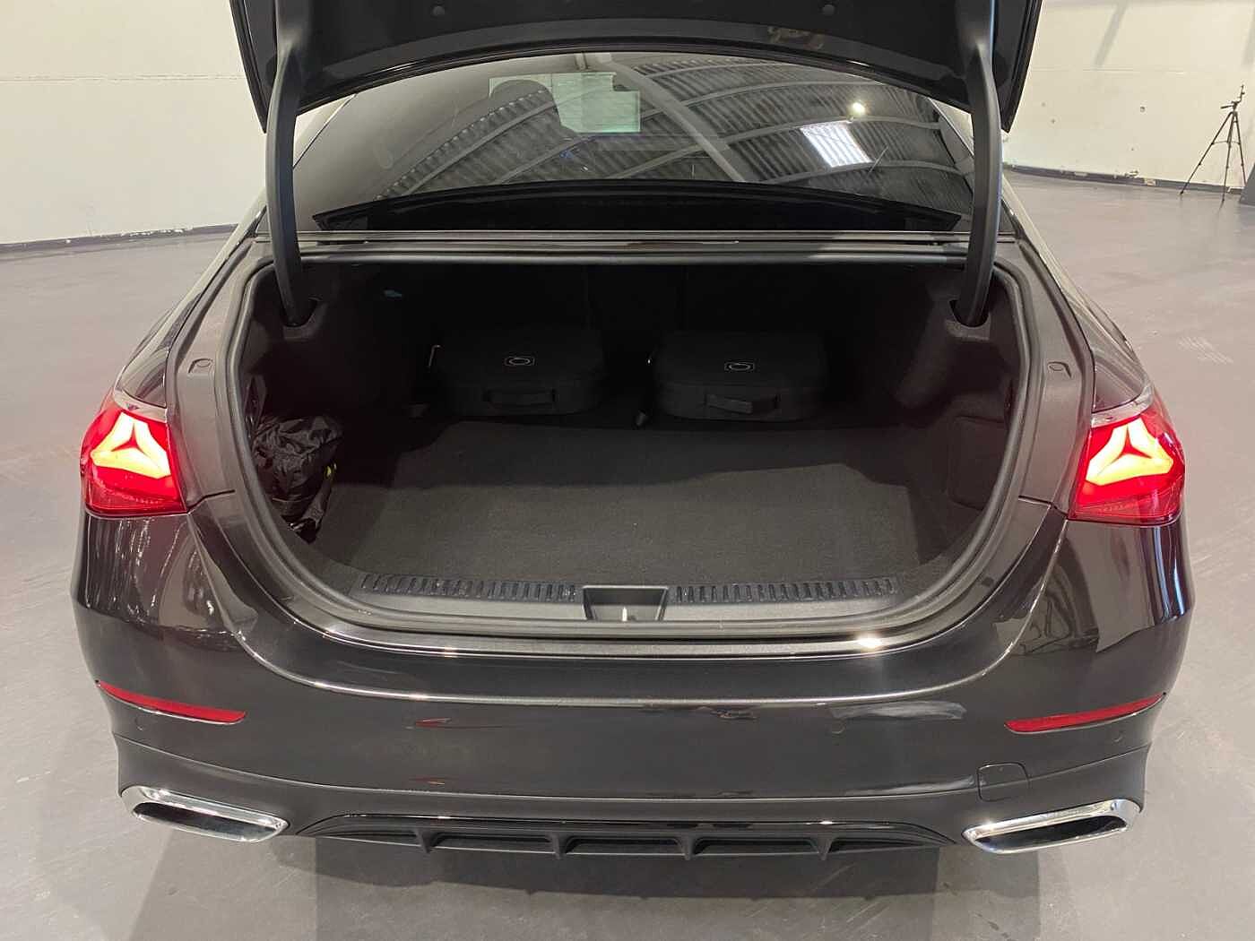 Mercedes-Benz E 300  de 4MATIC AMG Line
