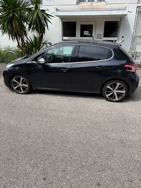 Peugeot 208 1.6 E-HDI FAP 115 FELINE 5P
