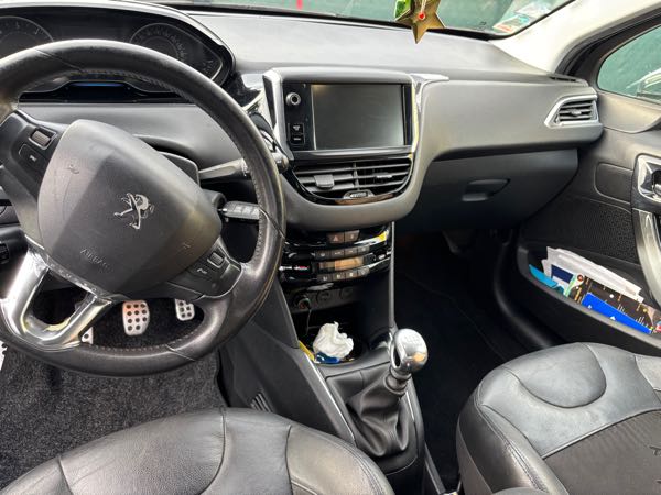 Peugeot 208 1.6 E-HDI FAP 115 FELINE 5P
