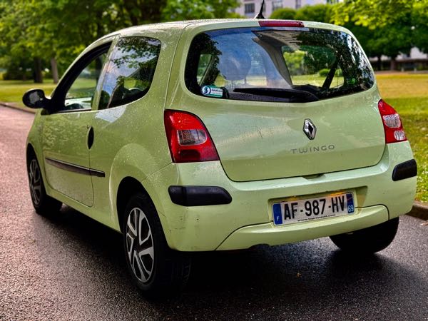 Renault Twingo II (2) 1.2 LEV 16V 75 INTENS ECO2