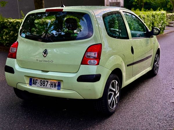 Renault Twingo II (2) 1.2 LEV 16V 75 INTENS ECO2