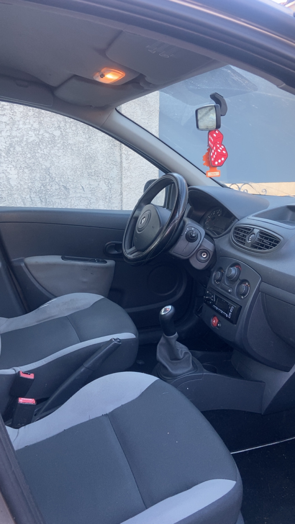 Renault Clio III (2) 1.5 DCI 70 AUTHENTIQUE 5P ECO2