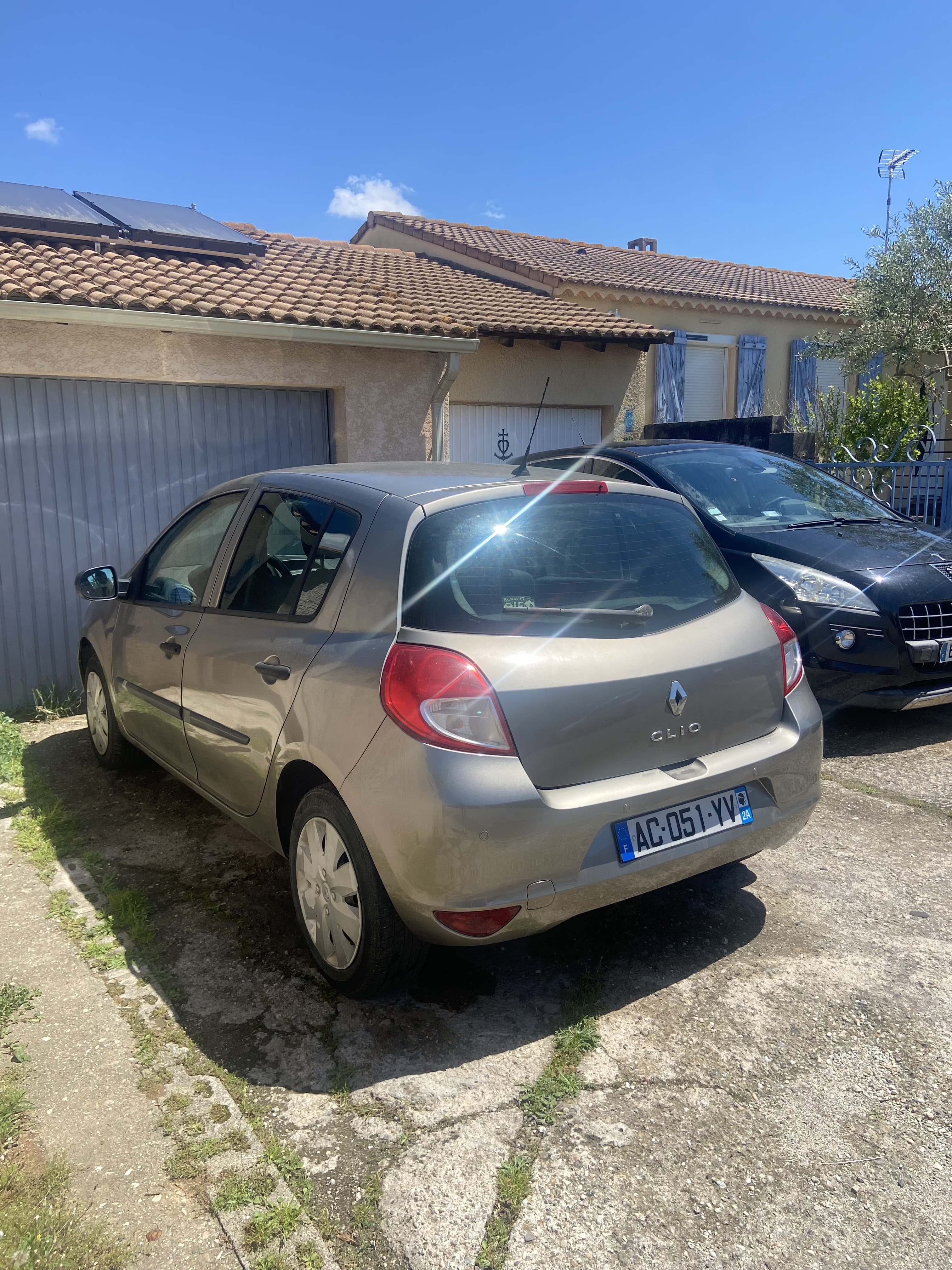 Renault Clio III (2) 1.5 DCI 70 AUTHENTIQUE 5P ECO2