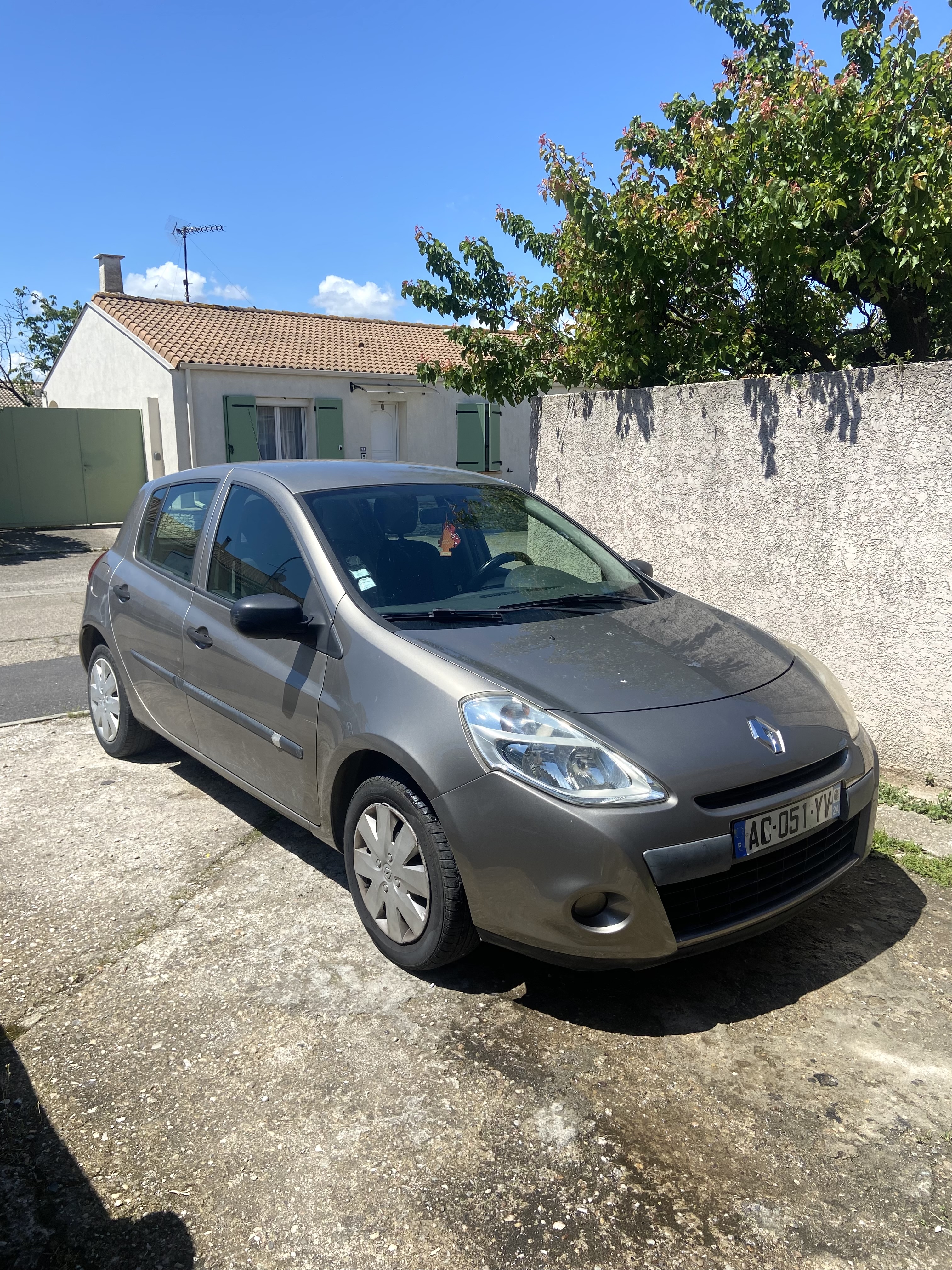 Renault Clio III (2) 1.5 DCI 70 AUTHENTIQUE 5P ECO2