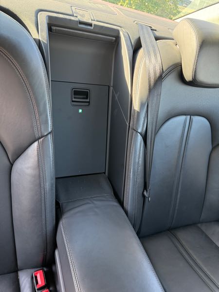 Audi A8 Audi A 8 2012 Toutes options AVUS 3L 250 ch