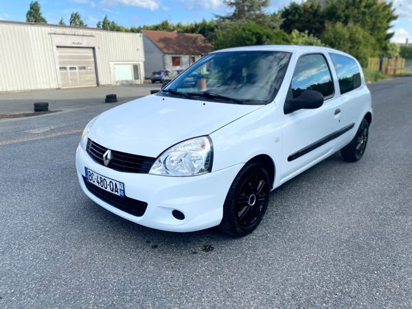Renault Clio II (2) CAMPUS 1.5 DCI 65 3P