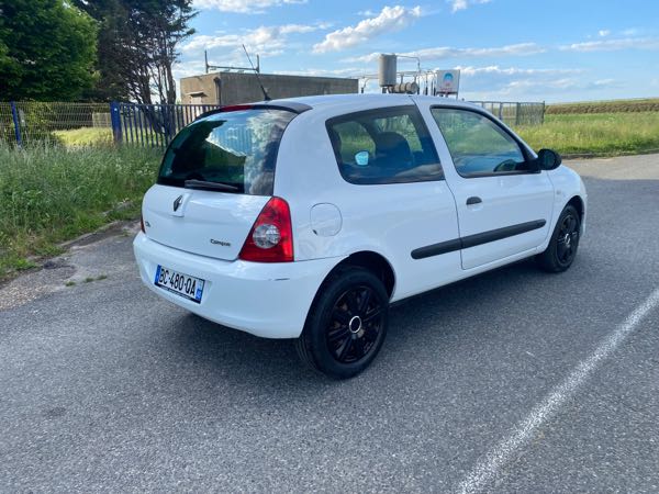 Renault Clio II (2) CAMPUS 1.5 DCI 65 3P