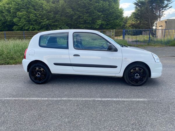 Renault Clio II (2) CAMPUS 1.5 DCI 65 3P