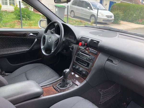 Mercedes-Benz Classe C II BREAK 220 CDI AVANTGARDE