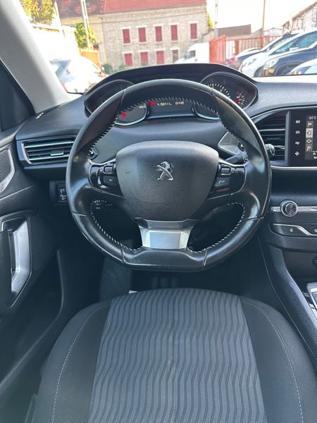 Peugeot 308 Peugeot 308 1.6 HDI 92ch , Allure berline, gris,4cv, 5 port