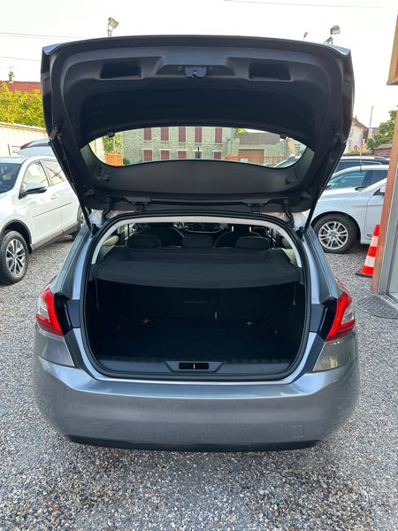 Peugeot 308 Peugeot 308 1.6 HDI 92ch , Allure berline, gris,4cv, 5 port