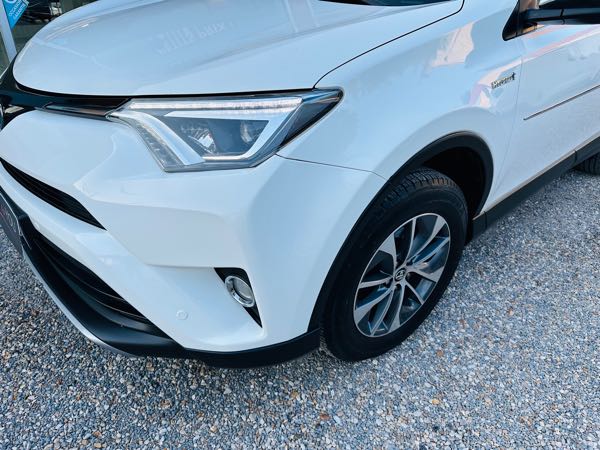 Toyota Rav 4 Toyota RAV4 2.5 VVTi 197 Hybride Lounge 4WD E-CVT dynamique