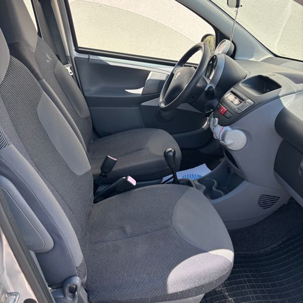 Peugeot 107 (2) 1.0 TRENDY 5P