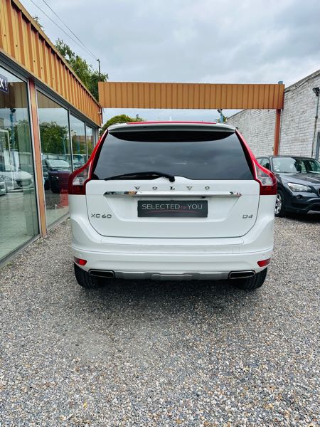Volvo Xc60 (2) D4 181 AWD KINETIC GEARTRONIC 6 full options
