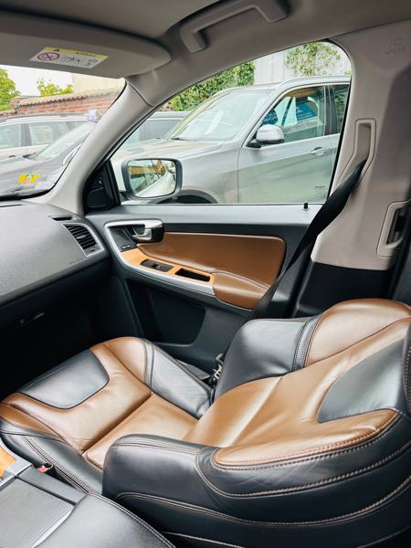 Volvo Xc60 (2) D4 181 AWD KINETIC GEARTRONIC 6 full options