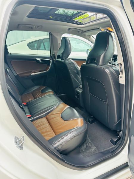 Volvo Xc60 (2) D4 181 AWD KINETIC GEARTRONIC 6 full options