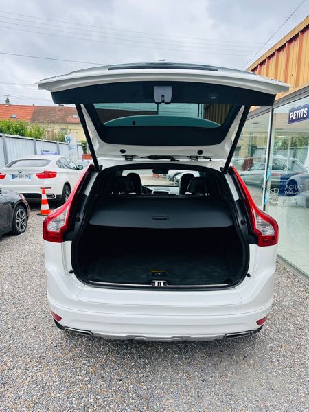 Volvo Xc60 (2) D4 181 AWD KINETIC GEARTRONIC 6 full options