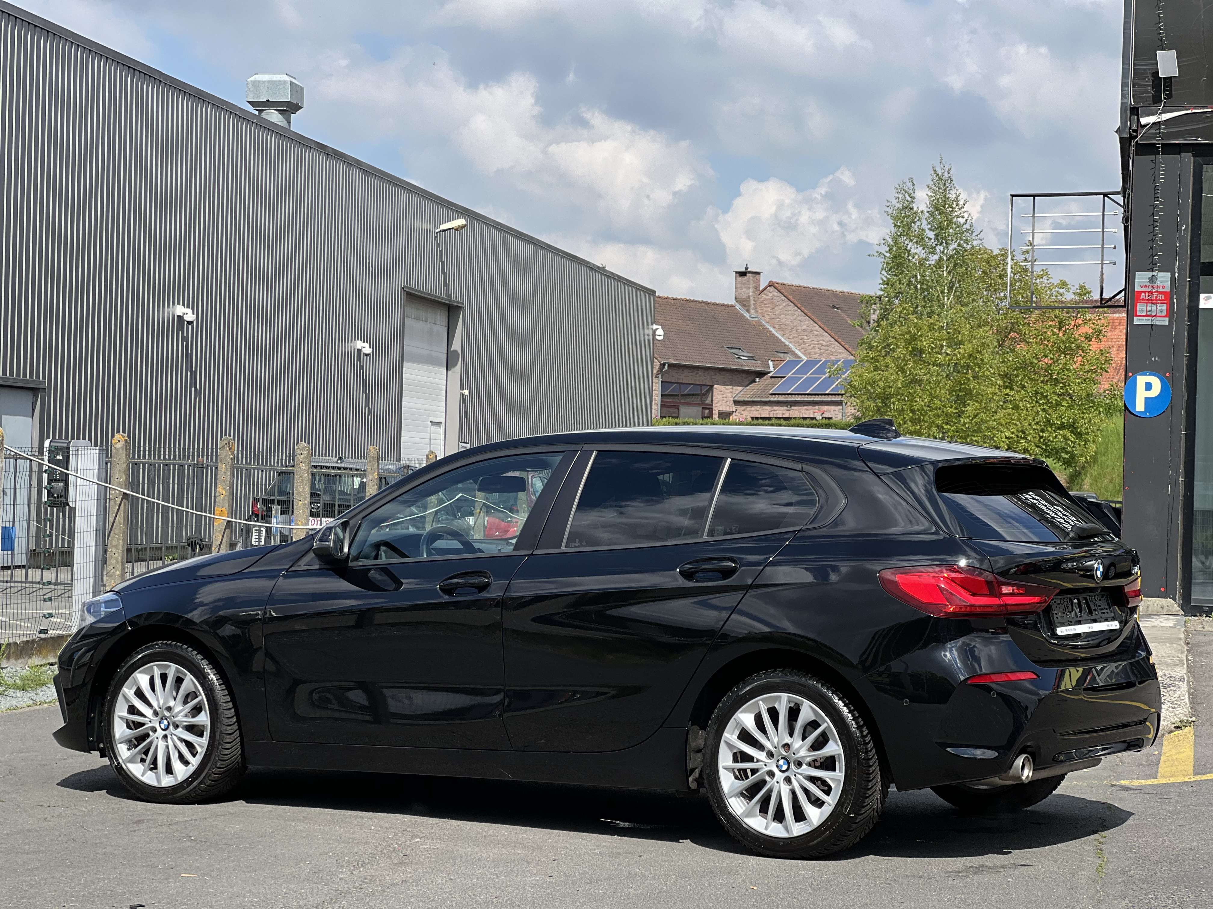 BMW 118 118iA*boîte auto*NAVI*CAMERA*BT*Android*CarPlay