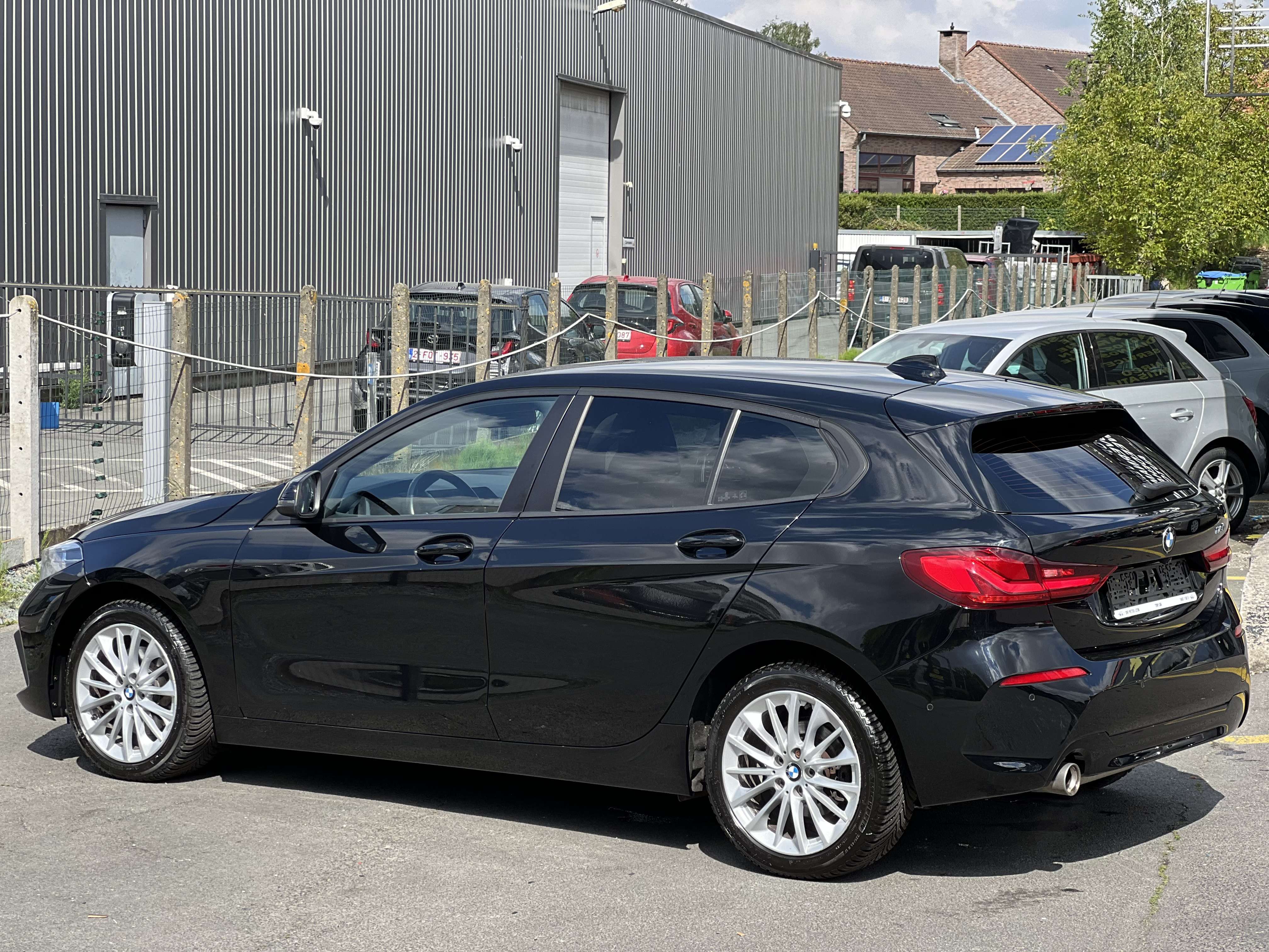 BMW 118 118iA*boîte auto*NAVI*CAMERA*BT*Android*CarPlay