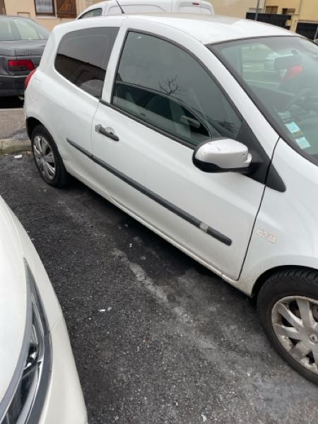 Renault Clio III (2) COLLECTION 1.5 DCI 75 ZEN 5P ECO2