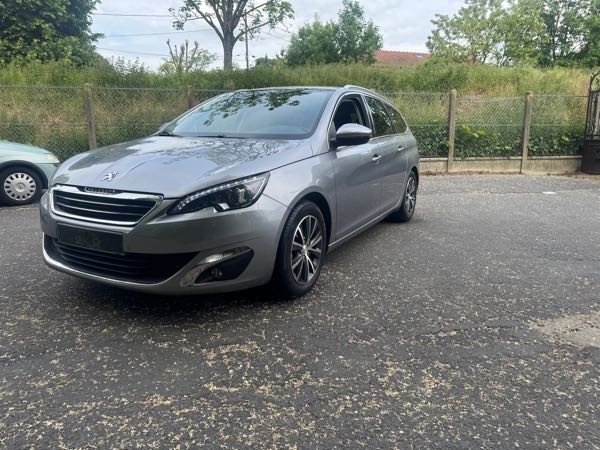 Peugeot 308 II SW 1.2 E-THP 130 ALLURE