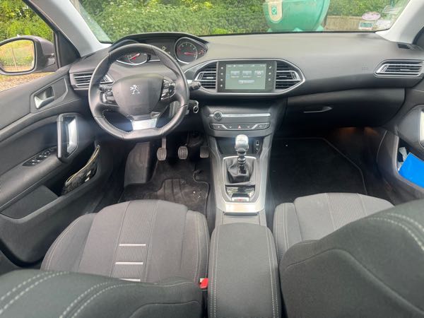 Peugeot 308 II SW 1.2 E-THP 130 ALLURE