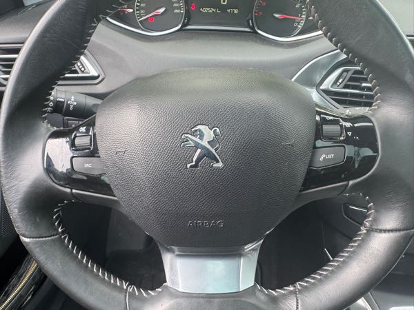 Peugeot 308 II SW 1.2 E-THP 130 ALLURE