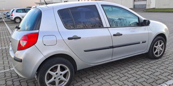 Renault Clio III (2) 1.2 16V 75 EXPRESSION CLIM 5P EURO5