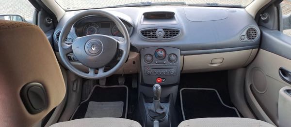 Renault Clio III (2) 1.2 16V 75 EXPRESSION CLIM 5P EURO5