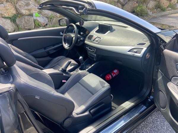 Renault Megane III (3) COUPE CABRIOLET 1.9 DCI 130 FAP ENERGY INTENS