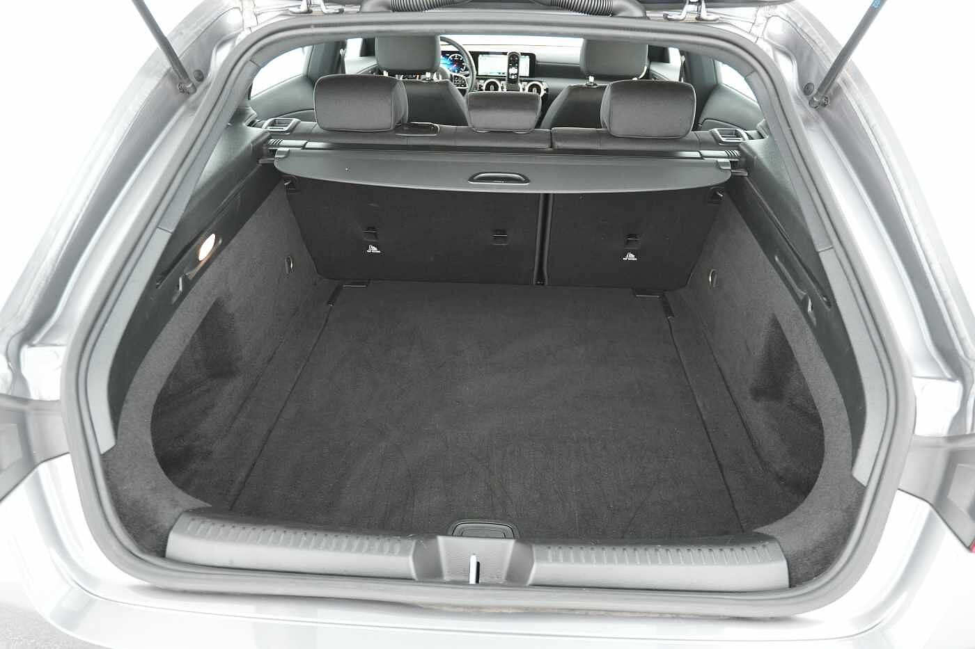 Mercedes-Benz CLA 180  d Shooting Brake