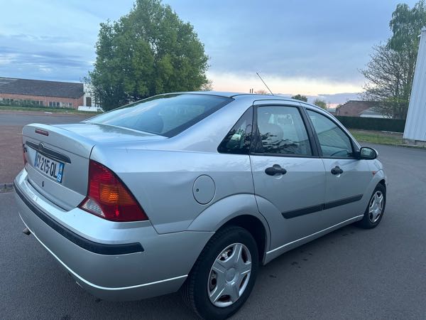 Ford Focus II 1.6 TDCI 90 AMBIENTE 5P