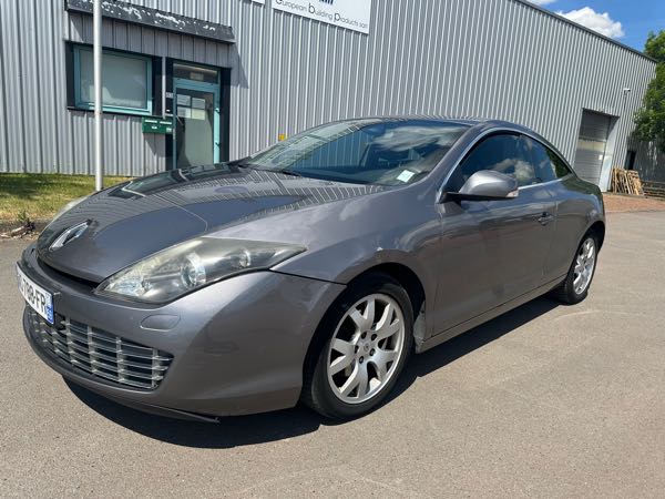 Renault Laguna III (2) COUPE 2.0 DCI 150 ENERGY INTENS
