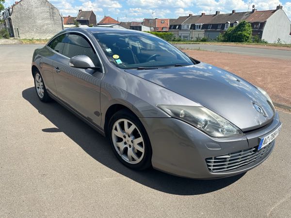 Renault Laguna III (2) COUPE 2.0 DCI 150 ENERGY INTENS