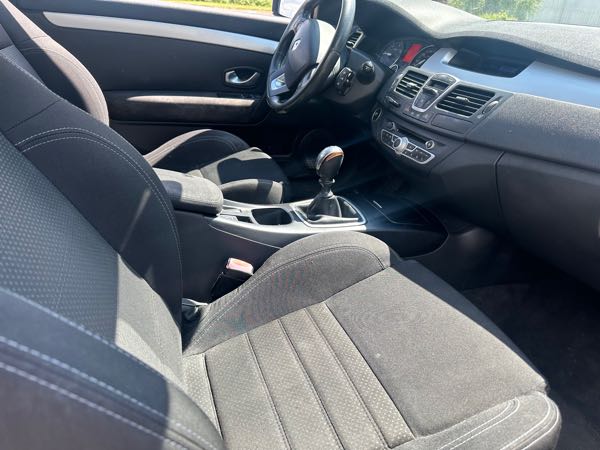 Renault Laguna III (2) COUPE 2.0 DCI 150 ENERGY INTENS